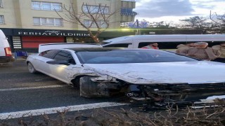 Batmanda minibüs ile otomobil çarpıştı: 1 yaralı