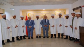 Bayburtta göreve başlayan imam hatiplere cübbe töreni