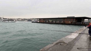Beyoğlu Karaköyde denizde kadın cesedi bulundu