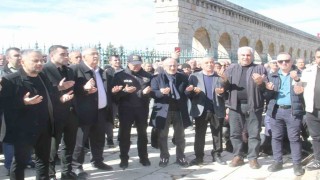 Beyşehir Gölü kıyısında rahmet ve berekete şükür için eller duaya açıldı