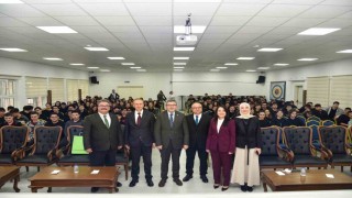Bilecikte akademisyenler liselilerle buluştu