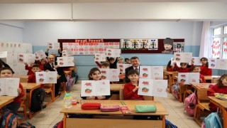 Bilecikte ‘Bileciki Herkes Bilecek boyama kitabı öğrencilere dağıtıldı