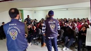 Bilecikte öğrencilere SİBERAY kapsamında bilgilendirme