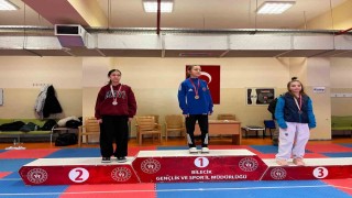 Bilecikte okul spor faaliyetleri Taekwondo Gençler İl Birinciliği tamamlandı