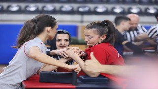 Bilek güreşi grup heyecanı Denizlide başlıyor