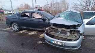 Bingölde feci kaza: 1 ölü, 4 yaralı