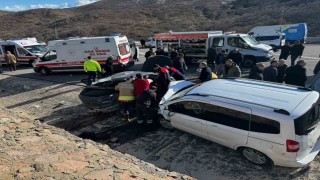 Bingölde feci kaza: 2 ölü, 3 yaralı
