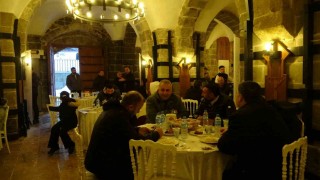 Bitliste yüzlerce vatandaşa iftar ikramı