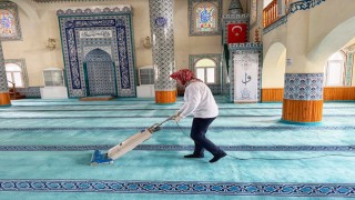 Bodrum camilerinde Ramazan temizliği