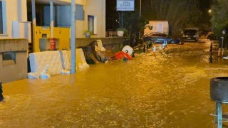 Bodrumu sel vurdu, evler ve iş yerlerini su bastı