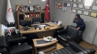 Boğazına lokma kaçan sağlık çalışanı kendi uyguladığı Heimlich manevrasıyla hayata tutundu