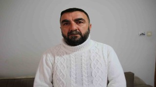 Buluştuğu kişiler tarafından ailesinin gözü önünde tekme tokat darp edildi, tehditler sürünce ailesiyle İstanbulu terk etti