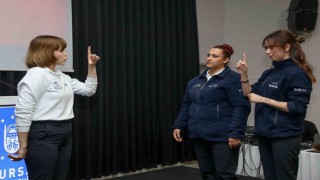 Bursa Büyükşehirde personele işaret dili ve etkili iletişim eğitimi