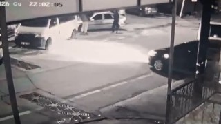 Bursada 2 kişinin ağır yaralandığı silahlı saldırı kameraya yansıdı