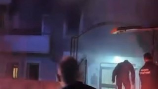 Bursada apartman dairesi alev alev yandı