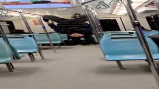 Bursada gençlerin metroda tehlikeli oyunu kameraya yansıdı
