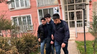 Bursada öfkeli genç ablasını bıçakla rehin aldı