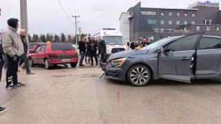 Bursada otomobiller çarpıştı: 1 yaralı