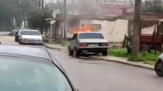 Bursada park halindeki otomobil alevlere teslim oldu