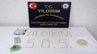 Bursada zehir tacirleri böyle yakalandı. Zulalanan uyuşturucuları polis tek tek buldu