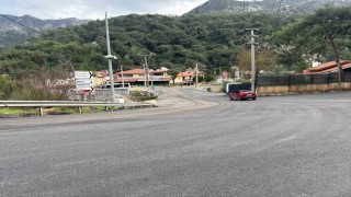 Büyükşehir, İçmeler Asparan Turunç yol ayrımını yeniledi