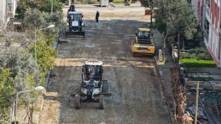 Büyükşehirin yol yenileme çalışmaları sürüyor