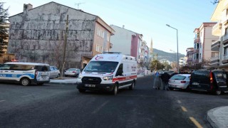 Buzlu camla trafiğe çıktı, kazaya neden oldu: 2 yaralı