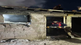 Çaldıranda odunluk yangını