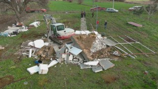Çanakkalede 10 kaçak yapı yıkıldı