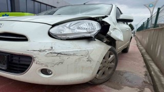 Çarptığı araca levye ile saldırdı, giderken ışıklı çiçek buketi bıraktı