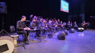 Çayırovada Türk Halk Müziği Korosu konser verdi