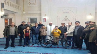Çermikte başarılı öğrencilere bisiklet ve akıllı saat hediye edildi