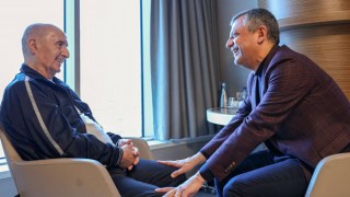 CHP Lideri Özel, Çetin’i Hastanede Ziyaret Etti