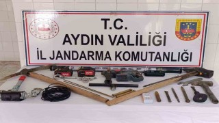 Çinede kaçak kazıya jandarmadan suçüstü operasyonu: 3 gözaltı