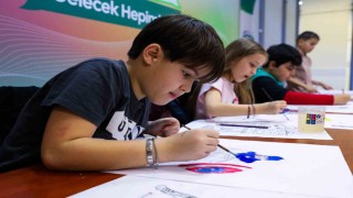 Çocuklar bir günlüğüne ressam oldu