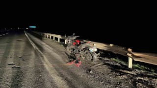 Çukura düşen motosikletin sürücüsü yaralandı