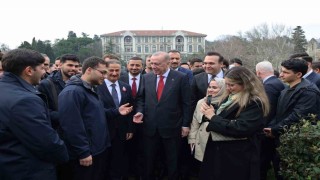 Cumhurbaşkanı Erdoğan, Boğaziçi Üniversiteli öğrencilerle kampüste yürüdü