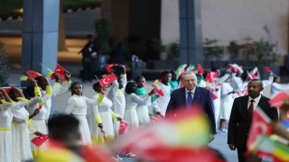 Cumhurbaşkanı Erdoğana Etiyopyalı çocuklardan coşkulu karşılama