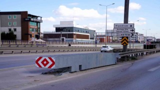 D-100deki riskli kavşaklara çarpışma yastığı önlemi