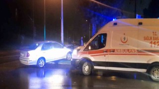 D-650 kara yolunda iki otomobil çarpıştı: 3 yaralı