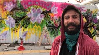 Datçada yapımı süren okulun duvarları Badem Çiçeği Festivaline hazırlandı