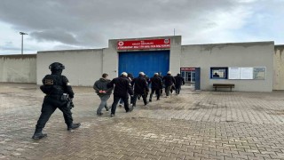 DEAŞın İnterpol tarafından aranan sözde 7 yöneticisi Afyonkarahisar polisi tarafından yakalandı