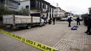 Denizlide kamyonda tüfekle vurulmuş halde ölü bulundu