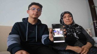 Depremde 3 kardeşini, annesini ve babasını kaybeden Furkan aile fotoğrafından geriye tek kaldı