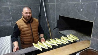 Depremde iş yeri yıkılan esnaf açtığı işletmeyle hayata tutundu