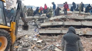 Depremde yıkılan pasaj davasında beraat kararı