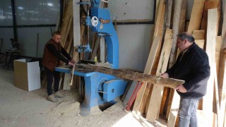 Depremin ayırdığı Cömert ailesi hayata tutunmaya çalışıyor