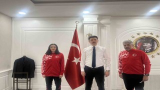 Digor Gençlik ve Spor Müdürü Bahattin İnce ve milli sporcu Tuğba Toptaştan, Kaymakam Kahramana ziyaret