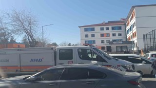 Diyarbakırda 18 öğrenci cıva zehirlenmesi şüphesiyle hastaneye kaldırıldı