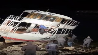 Diyarbakırda kısmen batan tekne halat yardımıyla kurtarıldı